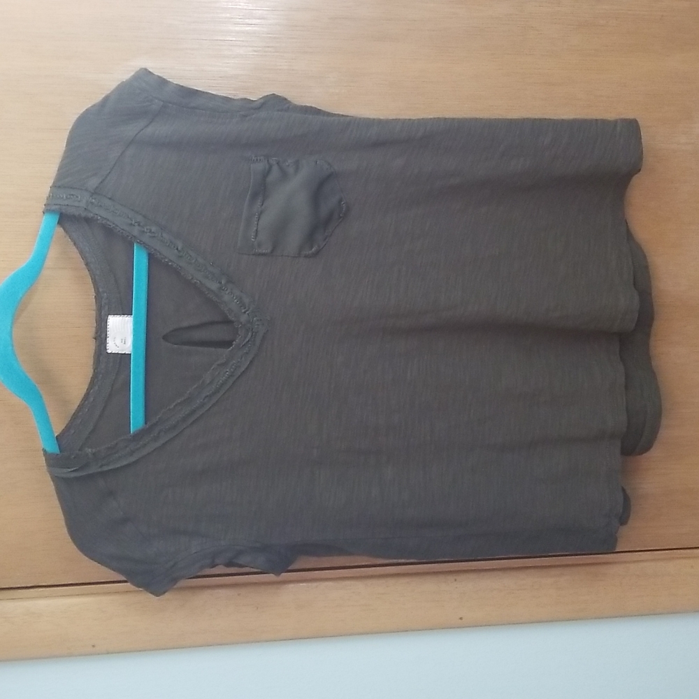 Anthropologie Postmark Olive Green Tee T Shirt sz Small